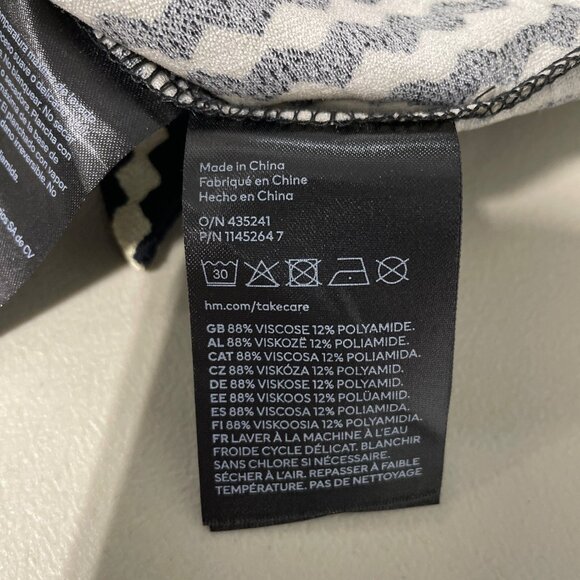 H&M Wrap Shirt Dress Size Small Long Sleeve Wavy Pattern Career Business Casual - Picture 8 of 9